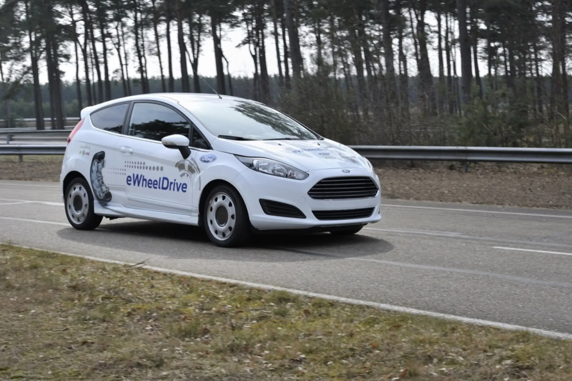 Ford Fiesta eWheelDrive - 2
