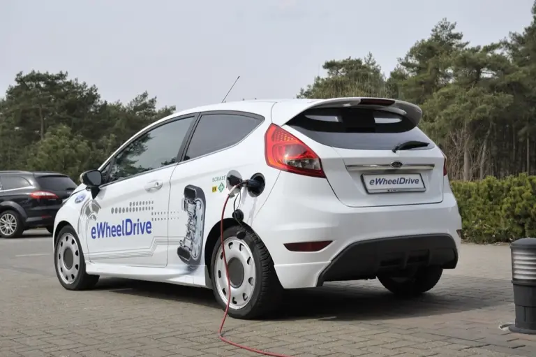 Ford Fiesta eWheelDrive - 8