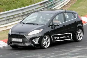 Ford Fiesta foto spia giugno 2011 - 2