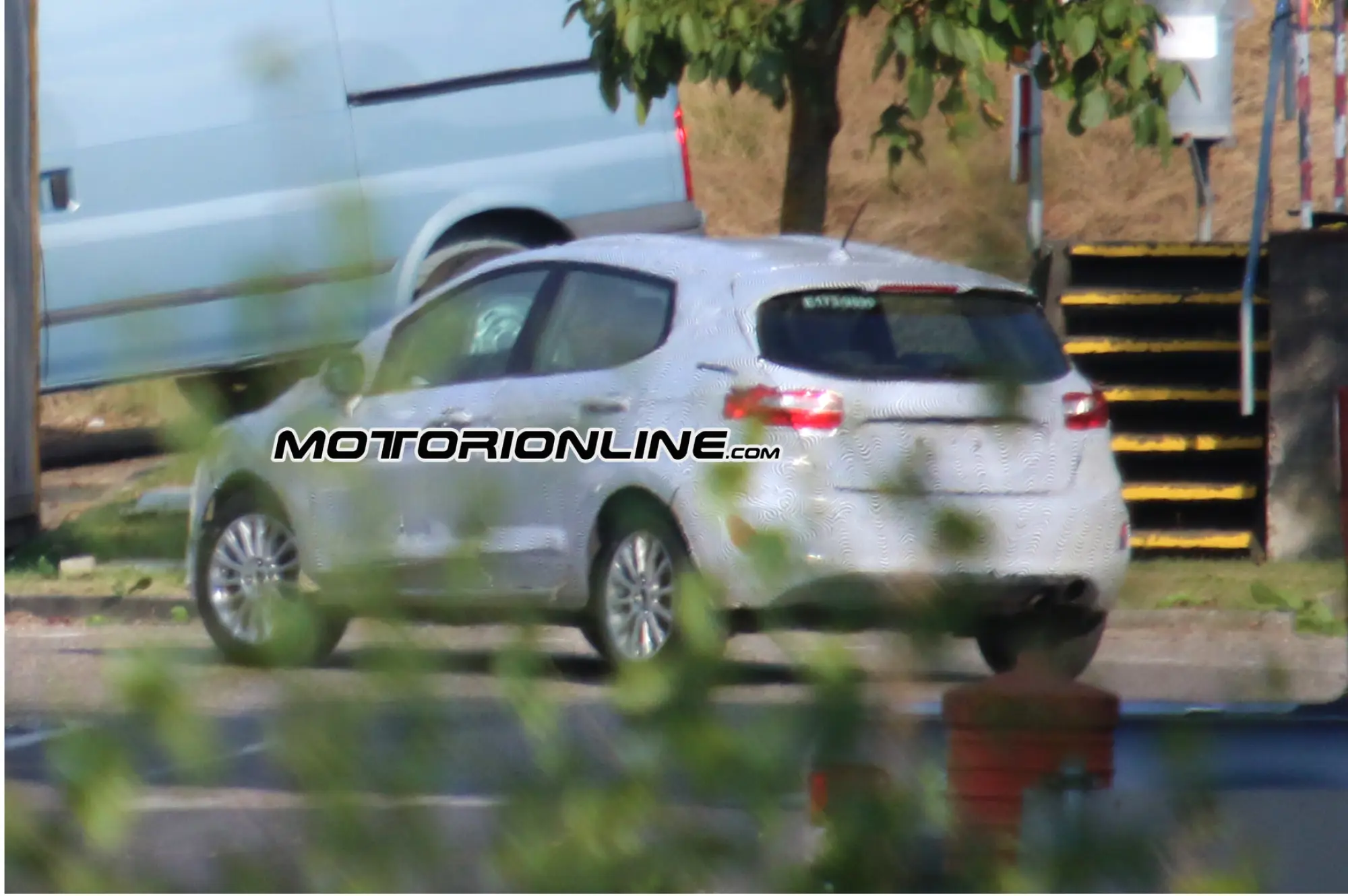 Ford Fiesta MY 2017 foto spia 4 novembre 2016 - 7
