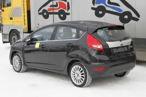 Ford Fiesta restyling foto spia febbraio 2012 - 8