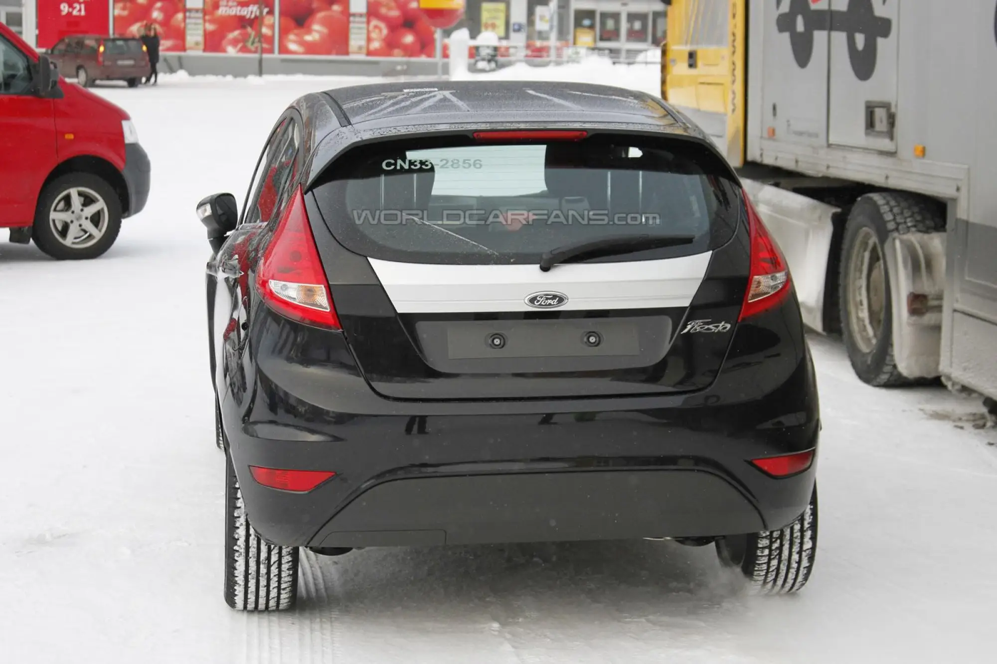 Ford Fiesta restyling foto spia febbraio 2012 - 9
