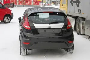 Ford Fiesta restyling foto spia febbraio 2012