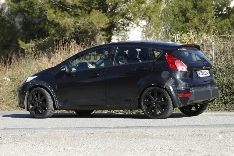 Ford Fiesta RS - Foto spia 26-11-2015 - 5