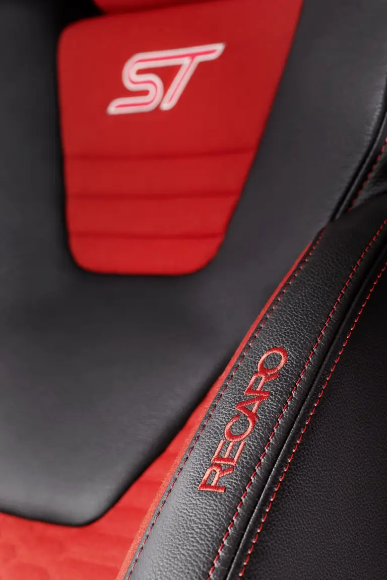 Ford Fiesta ST 2012 - 5