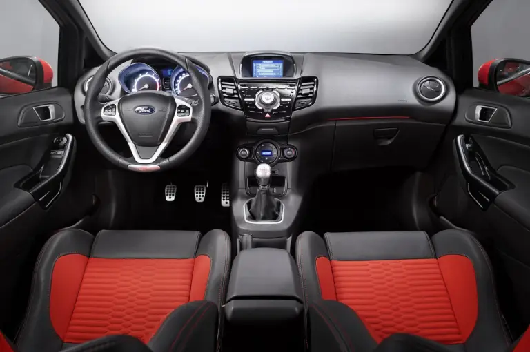 Ford Fiesta ST 2012 - 12