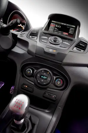 Ford Fiesta ST (2014) - 5
