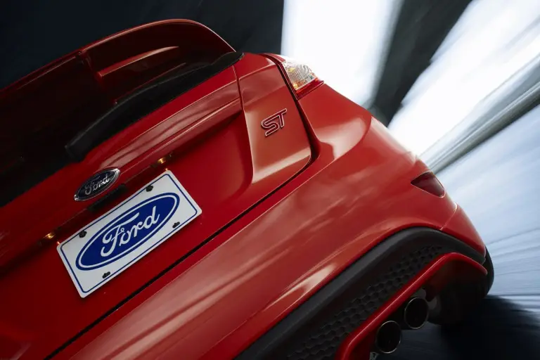Ford Fiesta ST (2014) - 32
