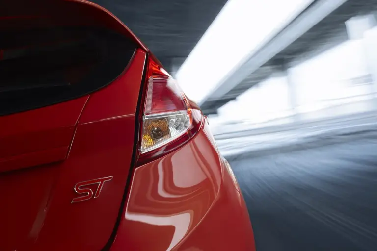 Ford Fiesta ST (2014) - 39