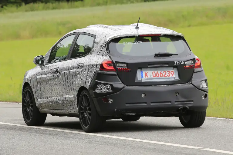 Ford Fiesta ST foto spia 21 giugno 2016 - 7