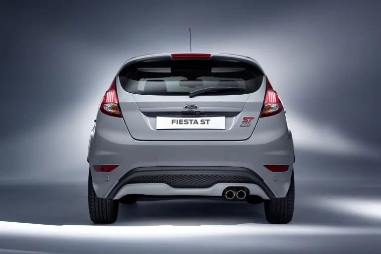 Ford Fiesta ST200 - 9