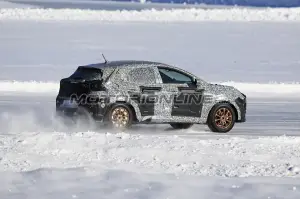 Ford Fiesta SUV foto spia 13 marzo 2019