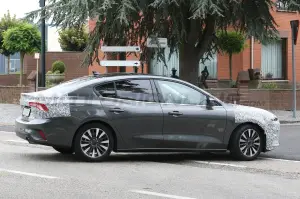 Ford Focus Berlina 2022 - Foto Spia 09-09-2021