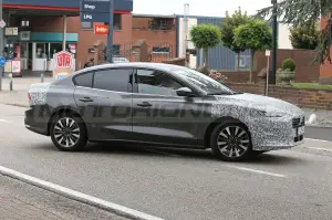 Ford Focus Berlina 2022 - Foto Spia 09-09-2021