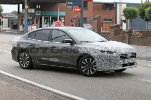 Ford Focus Berlina 2022 - Foto Spia 09-09-2021