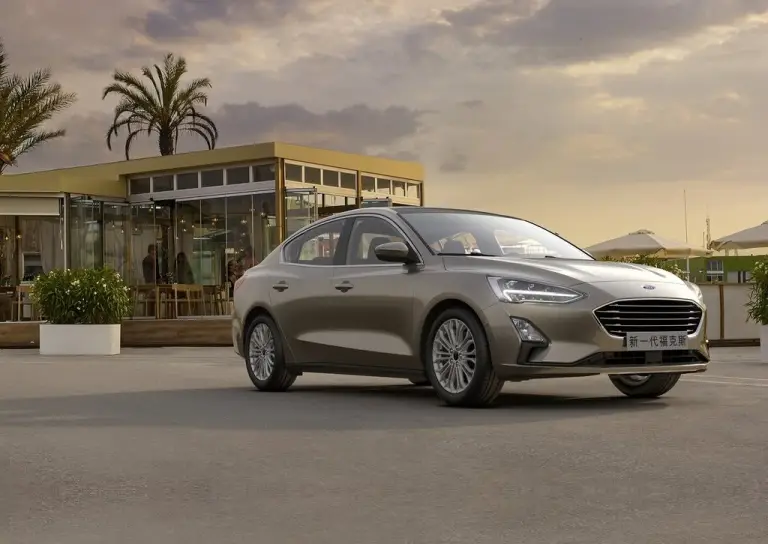 Ford Focus berlina MY 2019  - 4