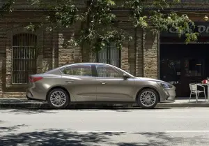 Ford Focus berlina MY 2019  - 6