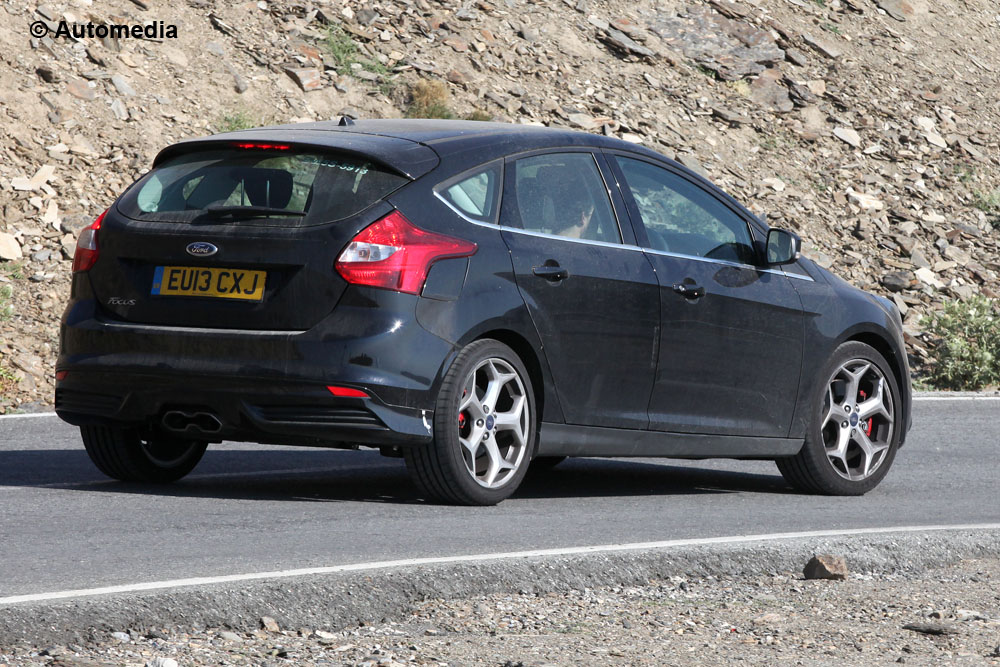 Ford Focus Facelift 2014 - Foto spia 20-08-2013