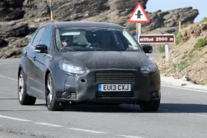 Ford Focus Facelift 2014 - Foto spia 20-08-2013