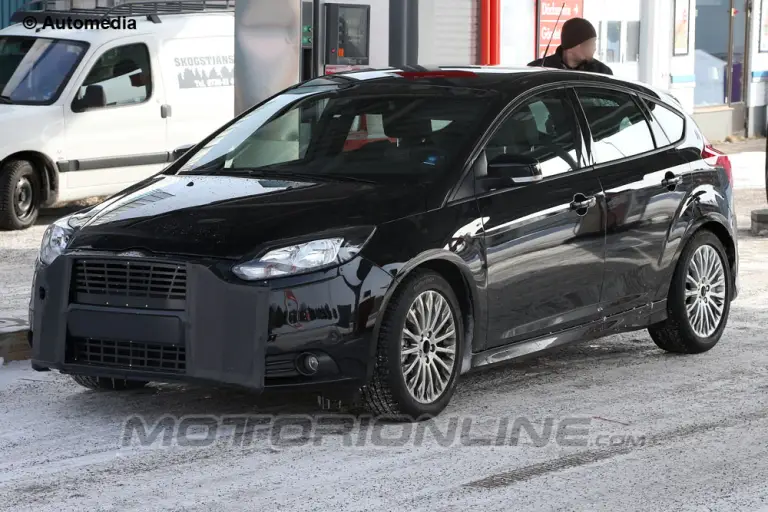 Ford Focus RS - Foto spia 27-03-2013 - 2