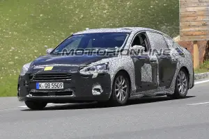 Ford Focus Sedan MY 2019 foto spia 6 Luglio 2017