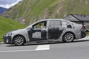 Ford Focus Sedan MY 2019 foto spia 6 Luglio 2017