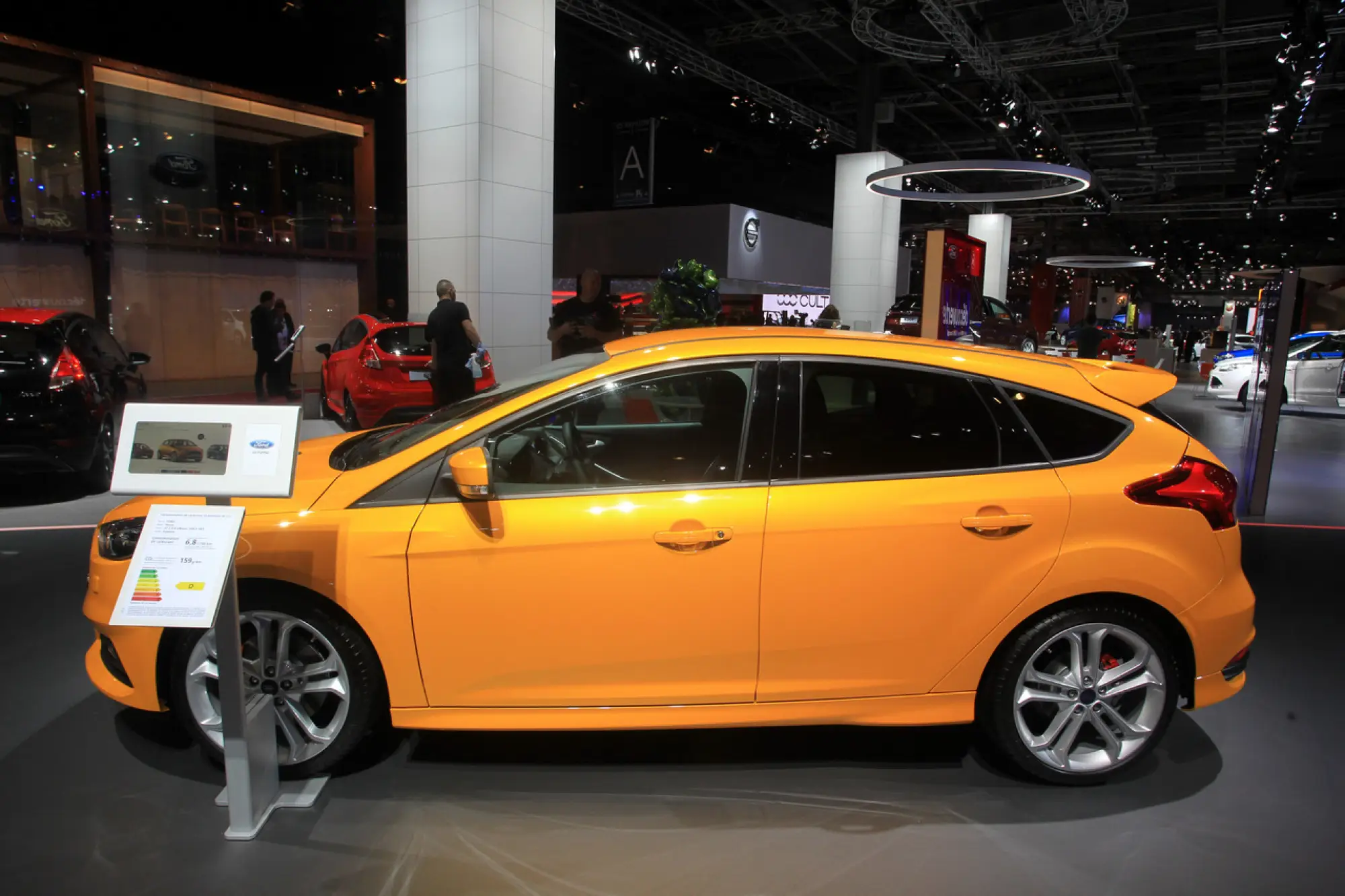 Ford Focus ST e Ford Focus ST SW - Salone di Parigi 2014 - 8