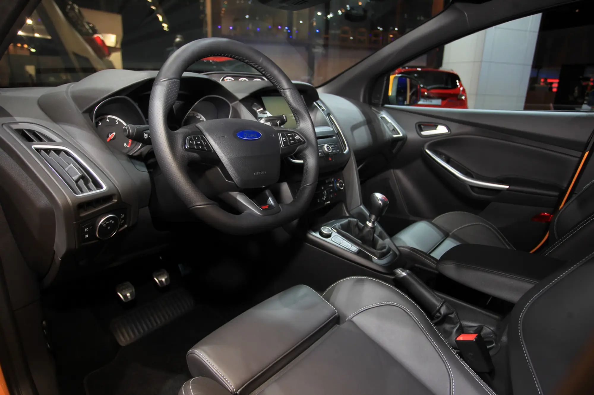 Ford Focus ST e Ford Focus ST SW - Salone di Parigi 2014 - 9