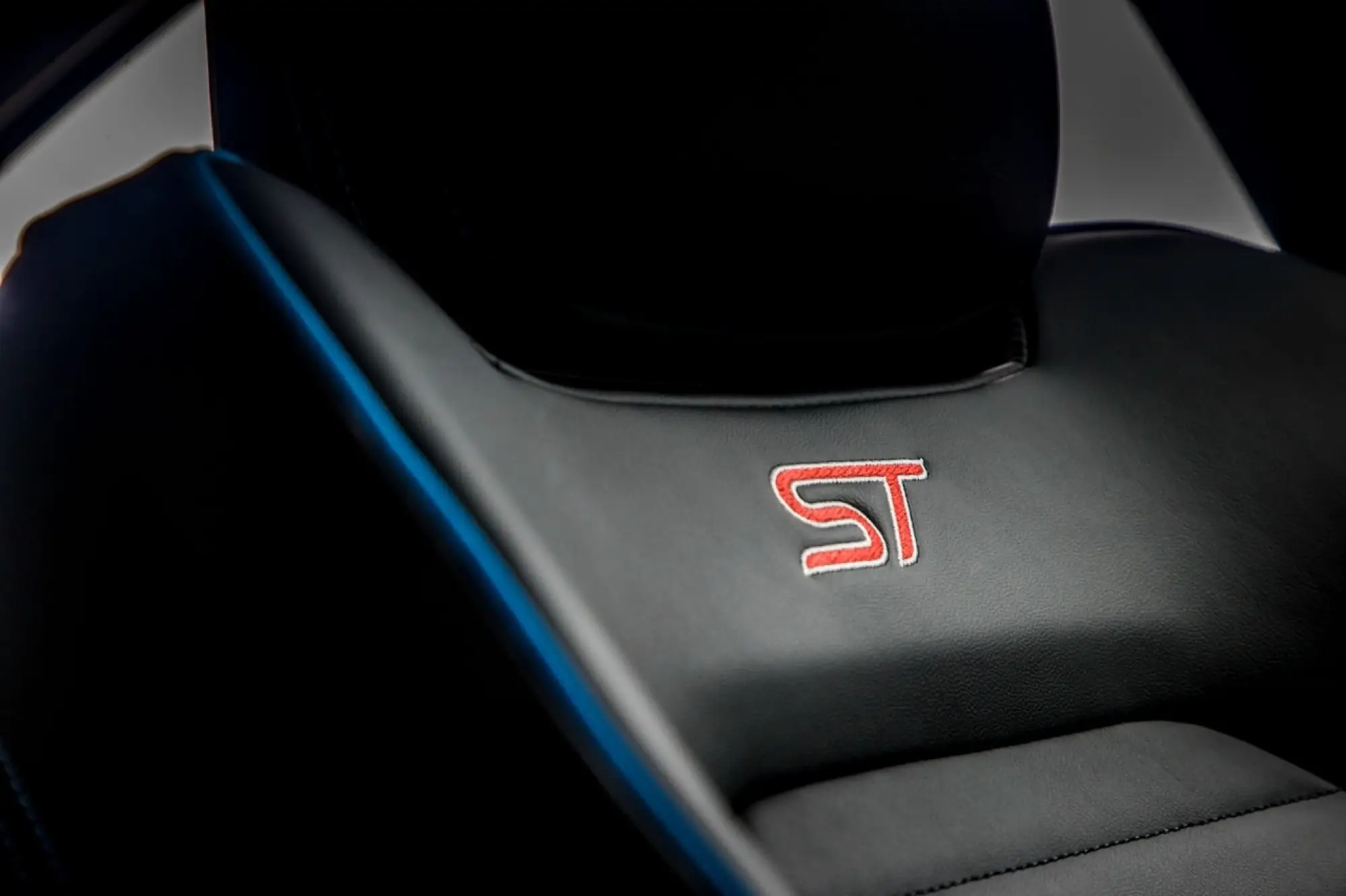Ford Focus ST Edition - 16