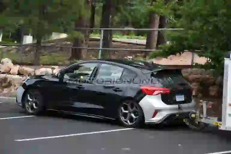 Ford Focus ST foto spia 22 agosto 2018 - 4