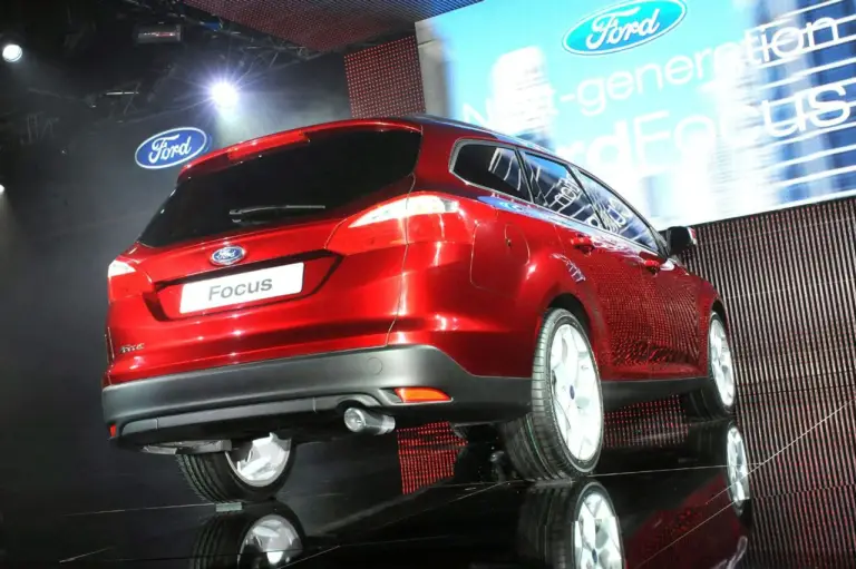 Ford Focus station wagon 2011 - 11