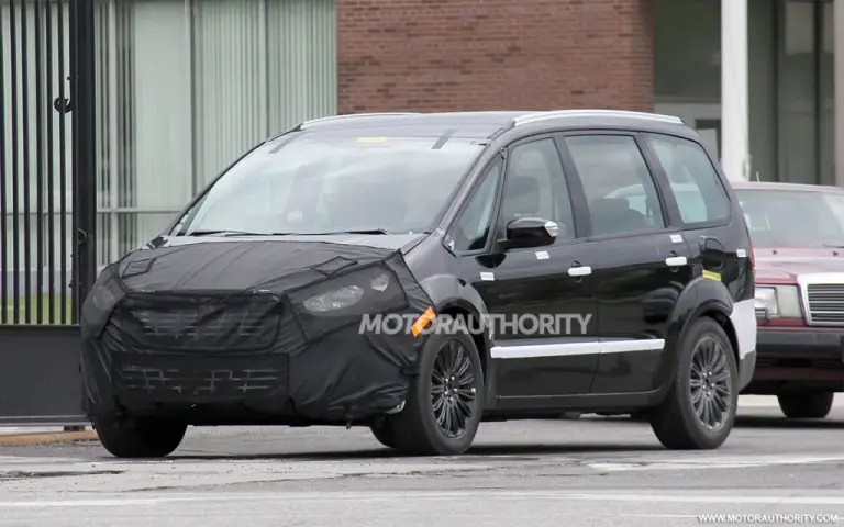Ford Galaxy 2014 - Foto spia 06-06-2012 - 1