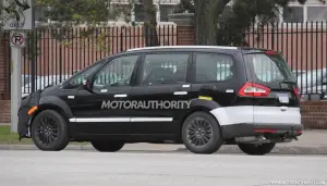 Ford Galaxy 2014 - Foto spia 06-06-2012