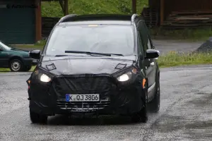 Ford Galaxy 2014 - Foto spia 25-06-2013 - 1