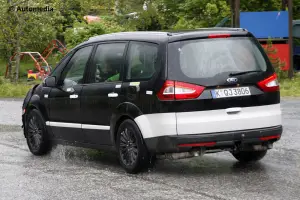 Ford Galaxy 2014 - Foto spia 25-06-2013