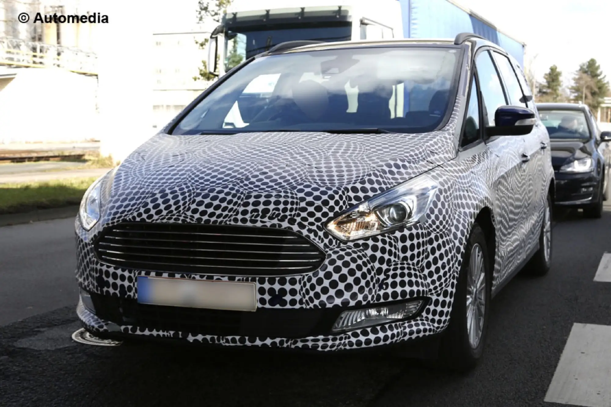 Ford Galaxy 2016 - Foto spia del 31-03-2015 - 1