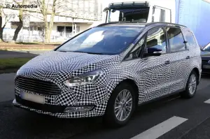 Ford Galaxy 2016 - Foto spia del 31-03-2015 - 2