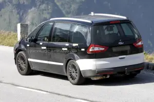 Ford Galaxy - Foto spia 13-09-2012