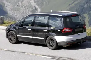 Ford Galaxy - Foto spia 13-09-2012