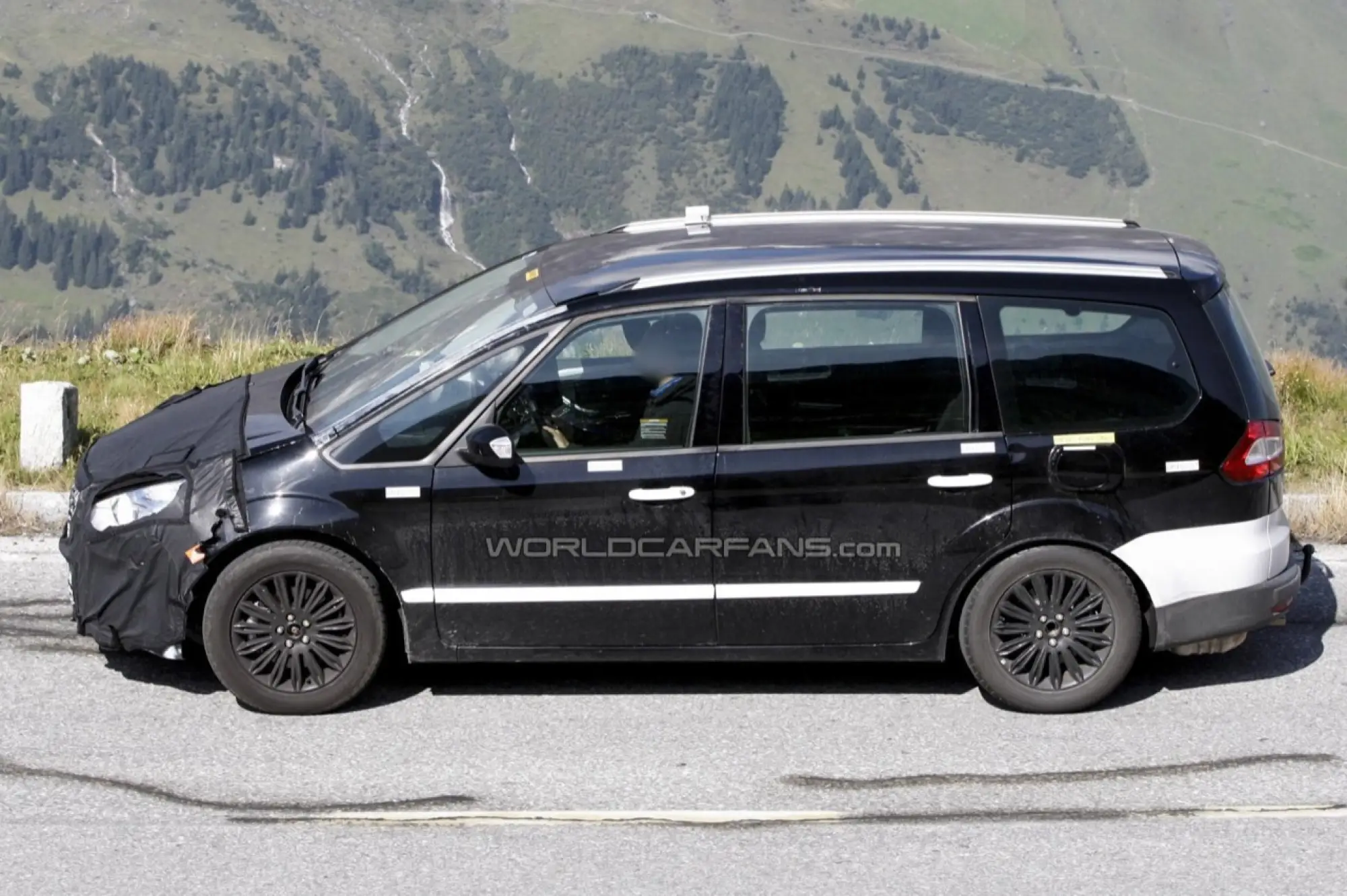Ford Galaxy - Foto spia 13-09-2012 - 5