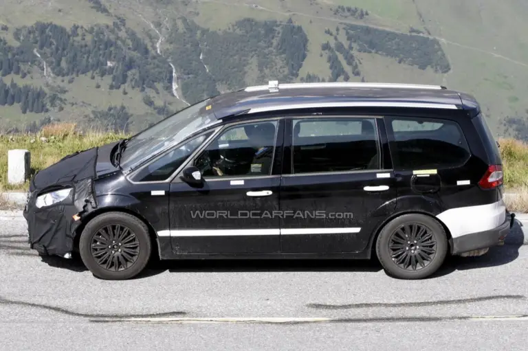 Ford Galaxy - Foto spia 13-09-2012 - 5