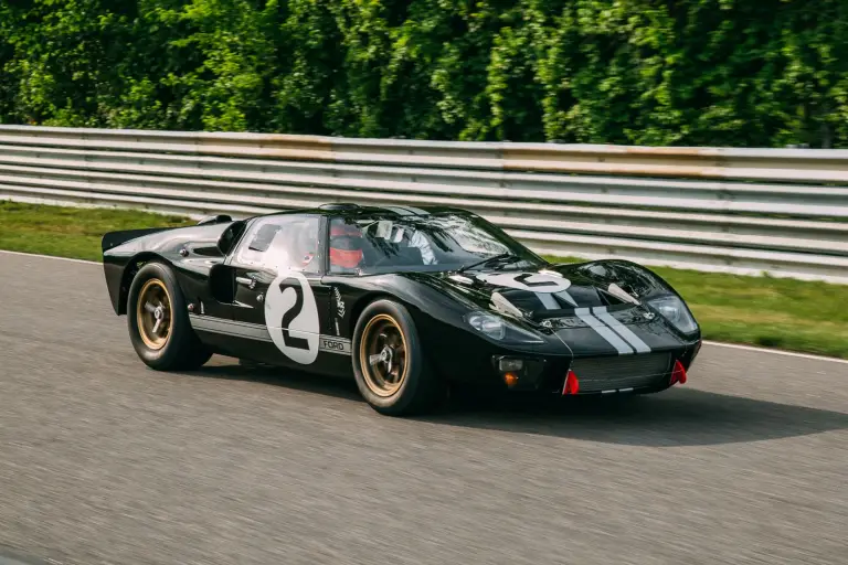 Ford GT40 Mk II - 1