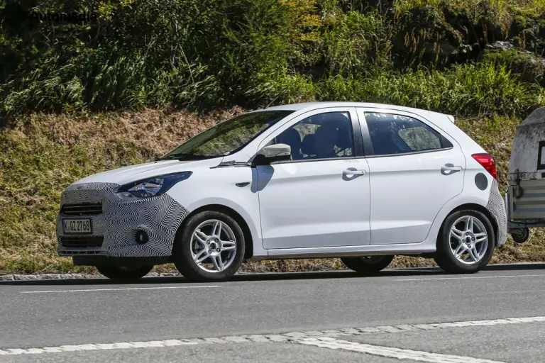 Ford Ka - foto spia (settembre 2015) - 3