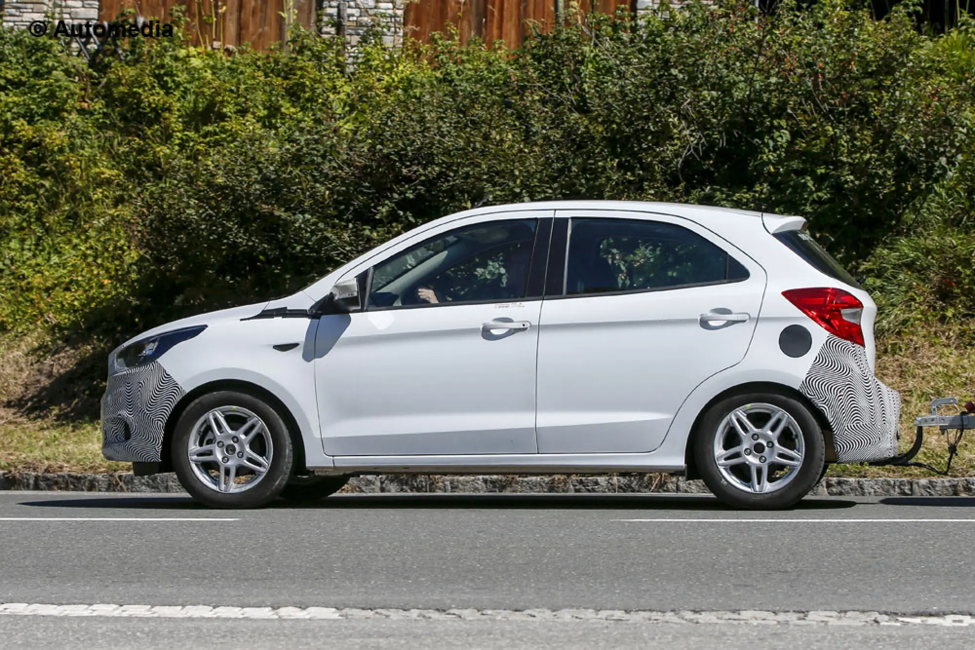 Ford Ka - foto spia (settembre 2015) - 6