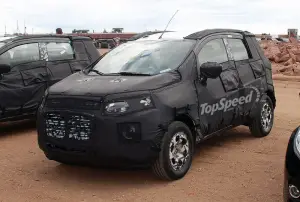 Ford Kuga 2012 - Foto spia della versione baby 09-09-2011 - 2