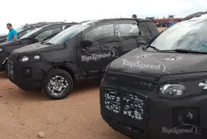 Ford Kuga 2012 - Foto spia della versione baby 09-09-2011 - 3