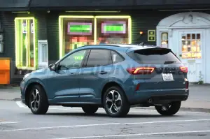Ford Kuga 2023 - Foto Spia 16-06-2022