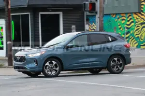 Ford Kuga 2023 - Foto Spia 16-06-2022