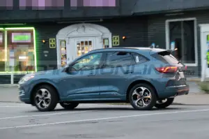Ford Kuga 2023 - Foto Spia 16-06-2022