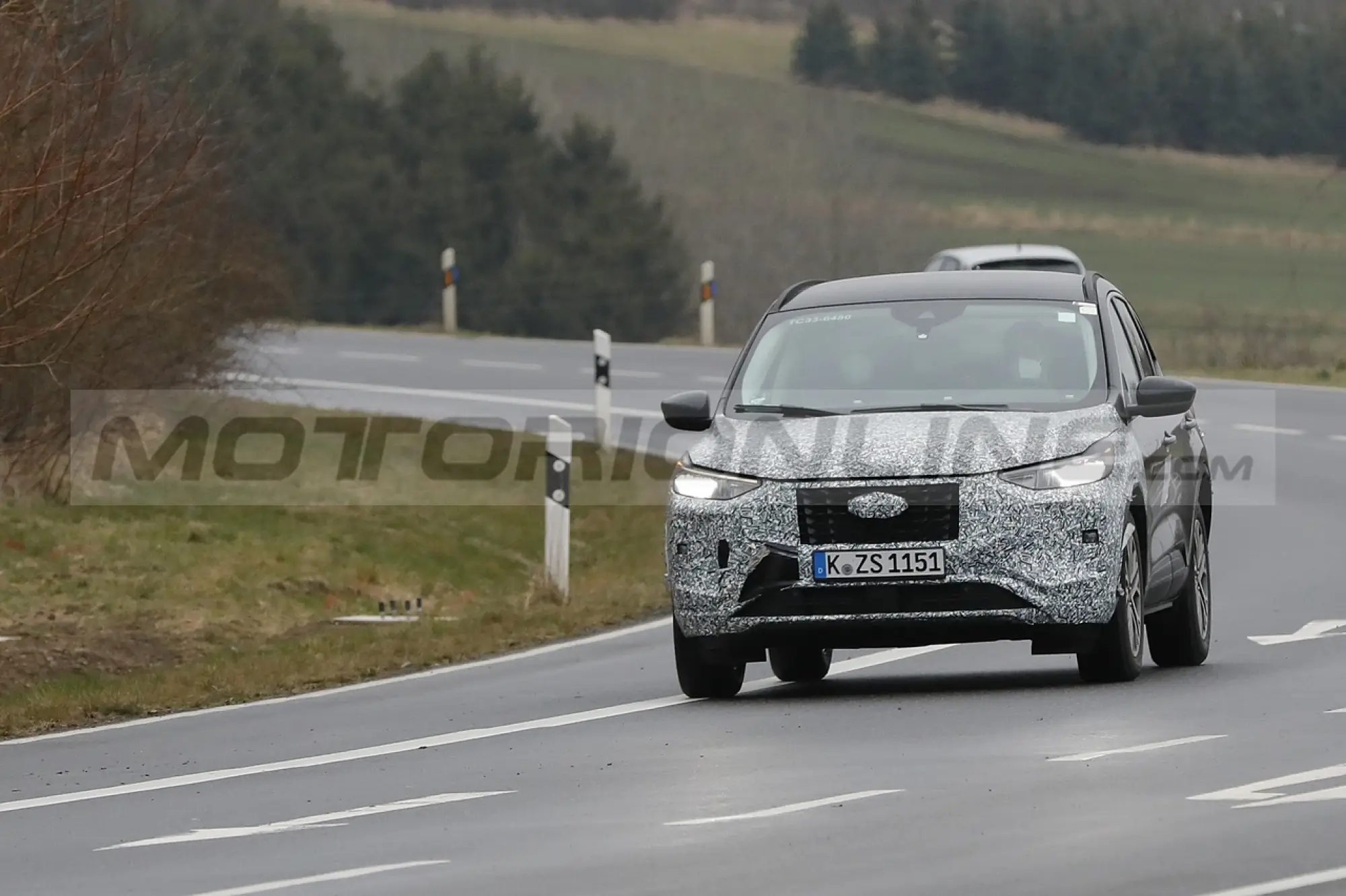 Ford Kuga 2023 - Foto Spia 18-03-2022 - 6